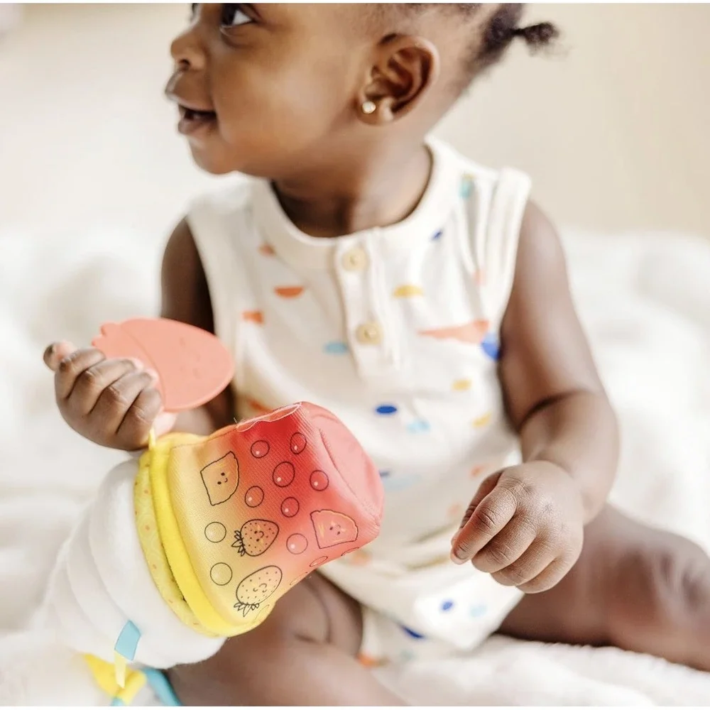 Melissa‎ & Doug Multi-Sensory Bubble Tea Take-Along Clip-On Infant Toy